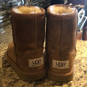 Girls Classic Size 10 Boots -